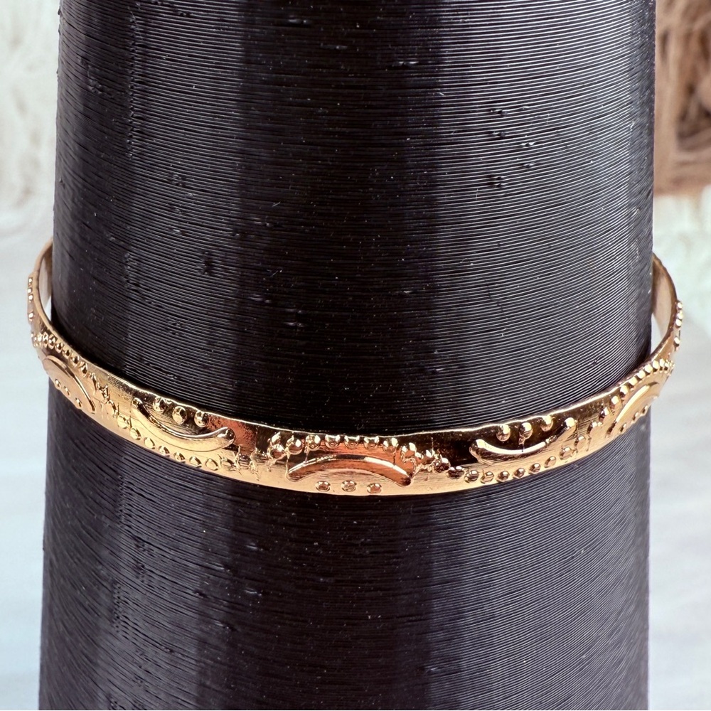 Beautiful Goldtone Stackable Cuff Bangle Bracelet - image 8